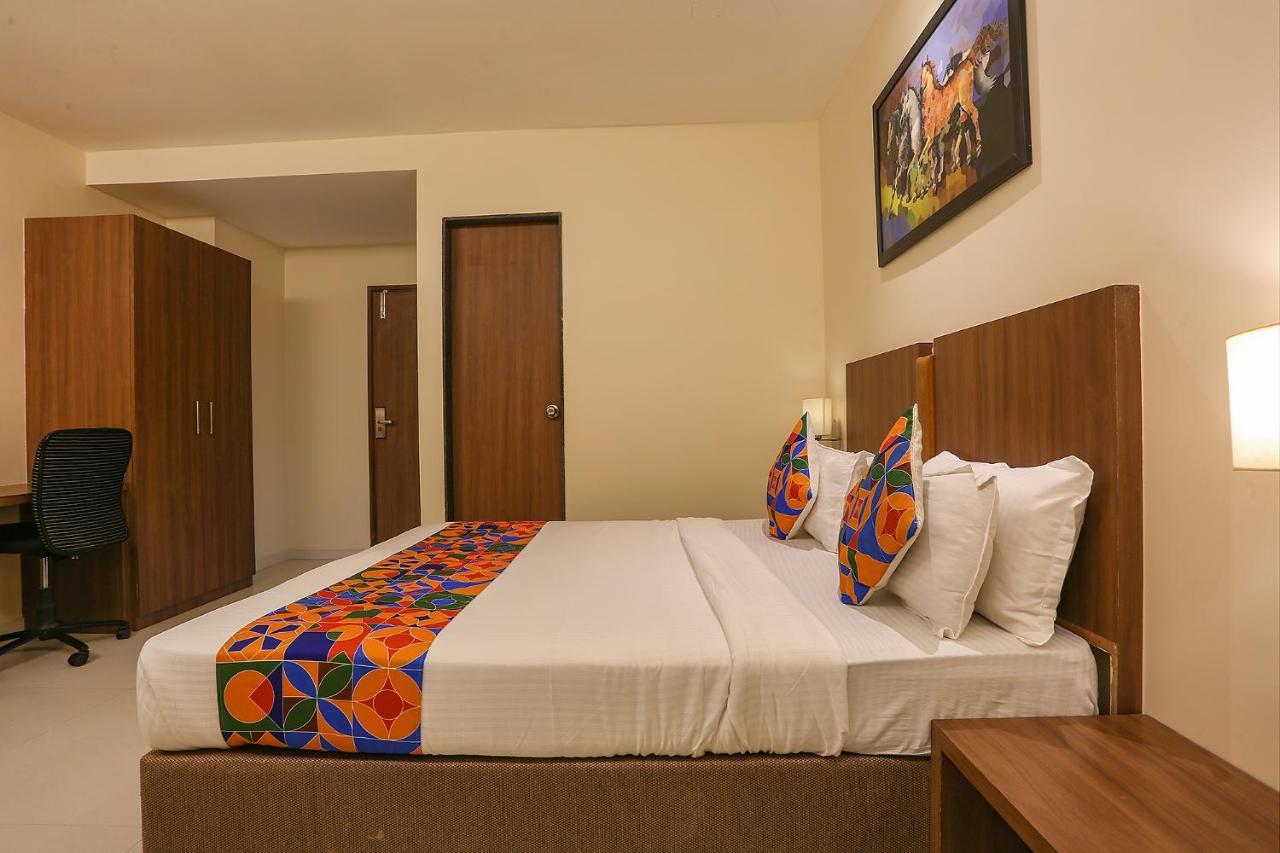 Fabhotel Royal International Mumbai Kültér fotó